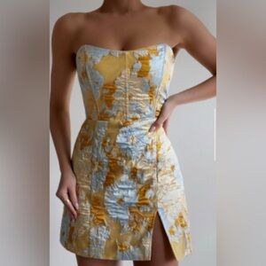 BRAILEY MINI DRESS - STRAPLESS DRESS IN BLUE JACQUARD